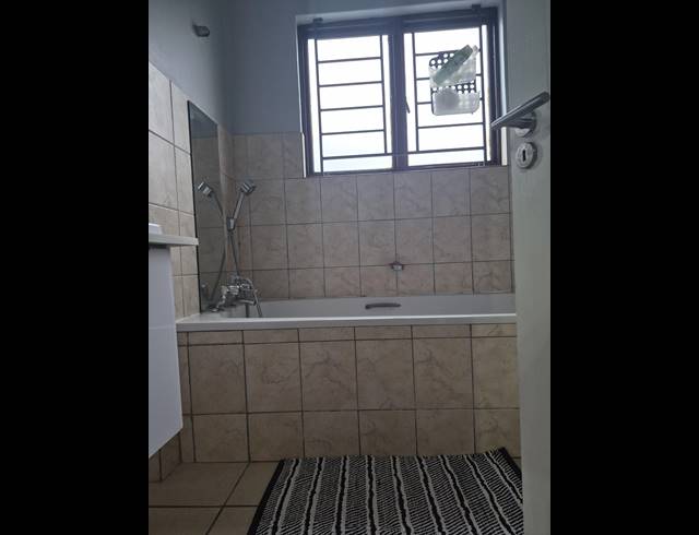 2 BEDROOM APARTMENT TO LET IN SALT ROCK